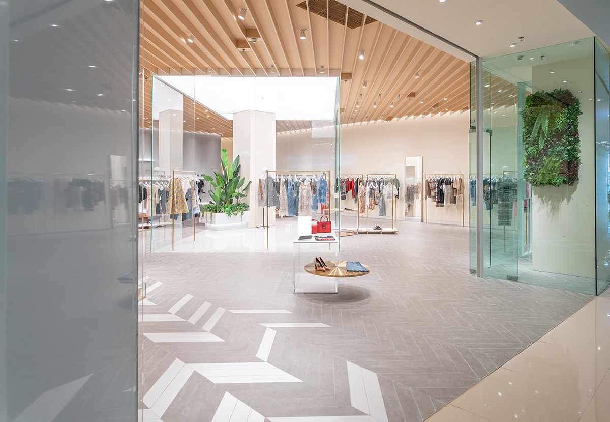 modern-retail-store-in-mall
